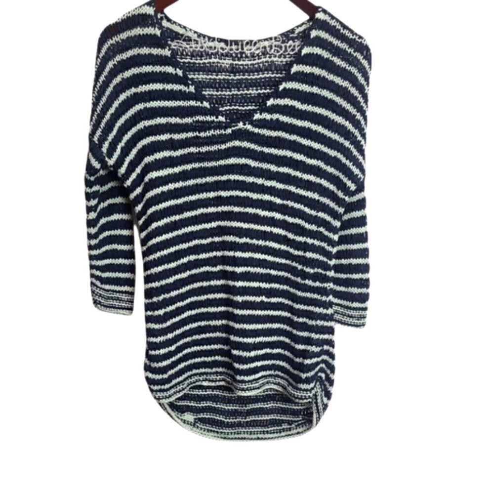 TART Long Sleeve Ocean V-Neck Shirt Size Small‎